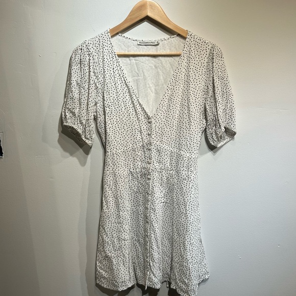 Abercrombie & Fitch Puff Sleeve Mini Dress - Picture 3 of 10